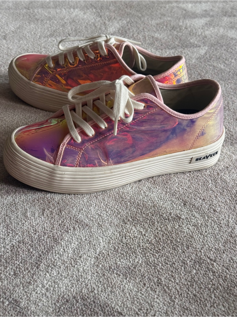 EUC Sea Vees Monterey Platform Women's Pink
Halographic TPU Sneakers US size 7 - Picture 2 of 7